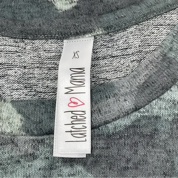 Latched Mama Nursing Long Sleeve Tops size XS lot of 4 - Picture 3 of 16